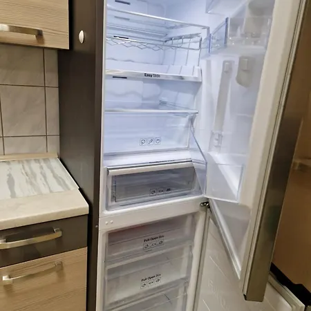 Sawago Plocka I Pietro 30m2 - Samodzielne Zameldowanie 아파트